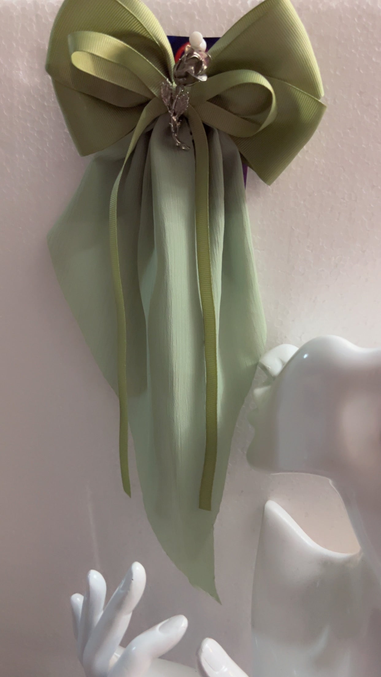Diva Bow Brooch